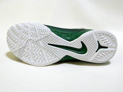 Detailed Look at Nike Zoom Soldier VI SVSM Fighting Irish PEs nike zoom soldier 6 pe svsm home 4 04 Detailed Look at Nike Zoom Soldier VI SVSM Fighting Irish PEs