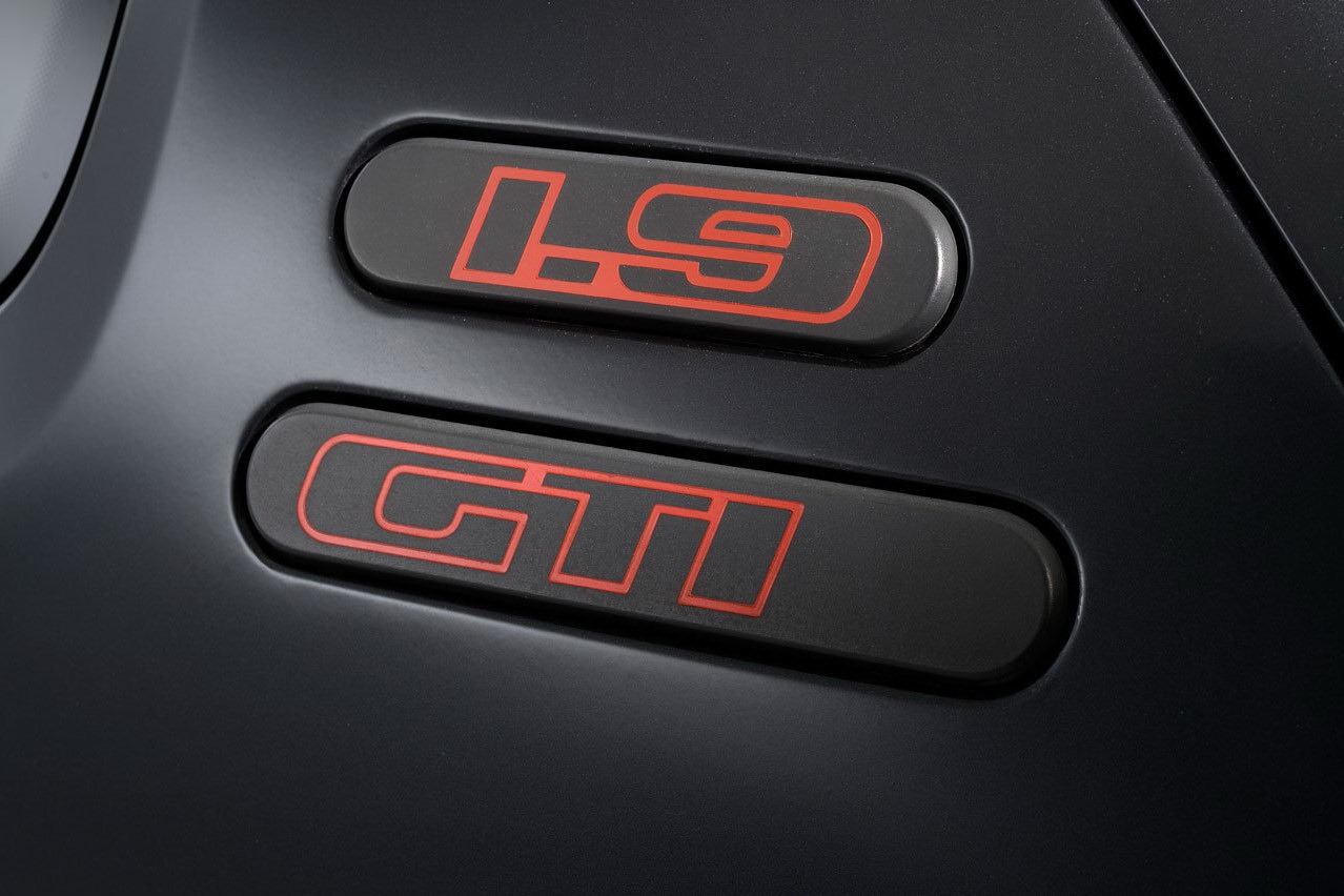 [Peugeot-205-GTi-19-16V-Gutmann-12%255B5%255D.jpg]