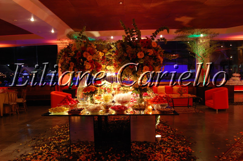Fotos de Casamento Luisa e André no Clube Piraquê. Foto numero 00 da cerimonialista Liliane Cariello, do Rio de Janeiro, RJ, que faz cerimonial de casamentos, cerimonial de eventos, cerimonial de festas, cerimonial de 15 anos, cerimonial de bodas, cerimonial de eventos sociais, cerimonial de aniversários, decoração de casamento, decoração de festas de 15 anos, decoração de eventos sociais, decoração de aniversários, buffet de casamento, buffet de 15 anos, buffet festas, buffet eventos e assessoria cerimonial. wedding Liliane Cariello decoração coral Clube Piraquê casamento cerimonial cerimonialista eventos casamentos rio para 15 anos fotos de buffet noiva sobre lembrancinhas noivinhos