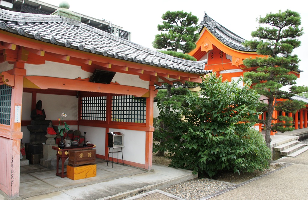 [Gloria-Ishizaka---Sanjusangendo---64.jpg]