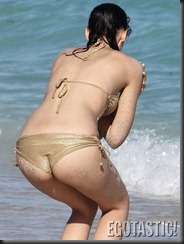 hana-nitsche-gold-bikini-in-miami-03-675x900