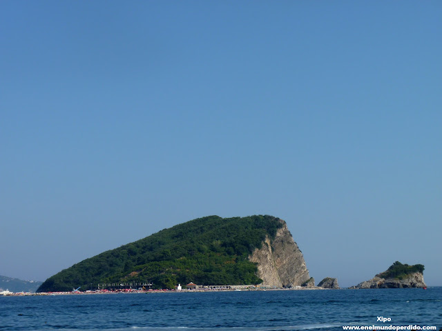 peñón-playa-de-budva-montenegro.JPG