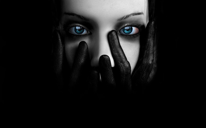 Silent Widow Being, Gothic Girls