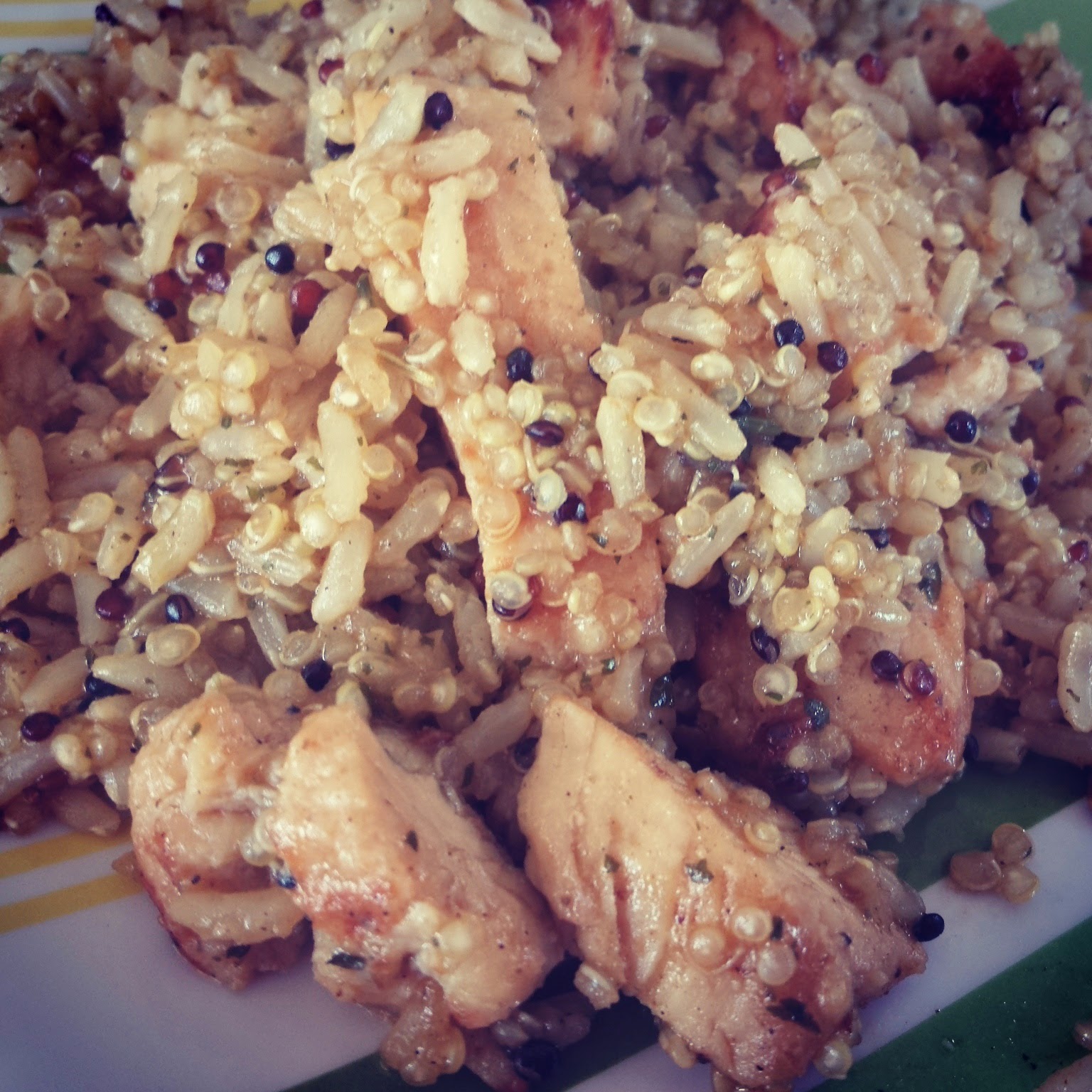 l o v i e s & l a t t e s {Rosemary Chicken, Quinoa & Brown Rice}