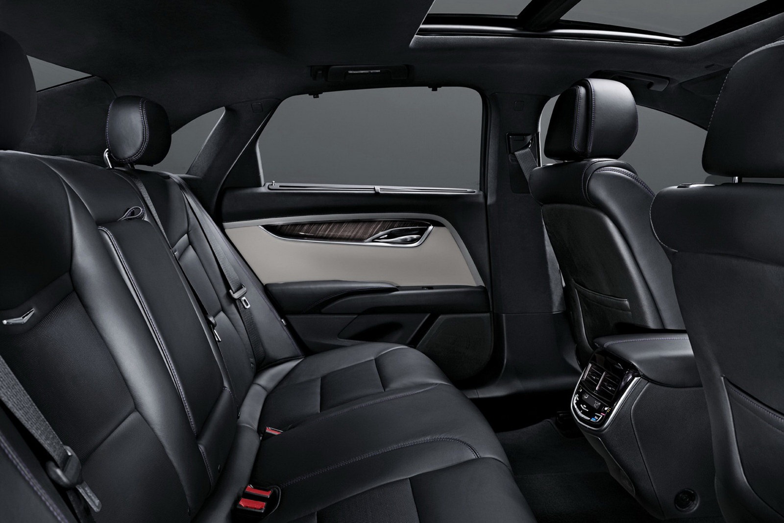 2013-Cadillac-XTS-40[8].jpg