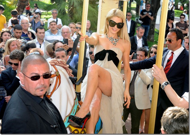 Paris Hilton seens posing famous photographer C5reaDhvdA0l