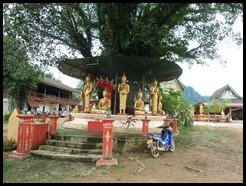 Laos, Vang Vieng, Savangkang Wat, 9 August 2012 (15)