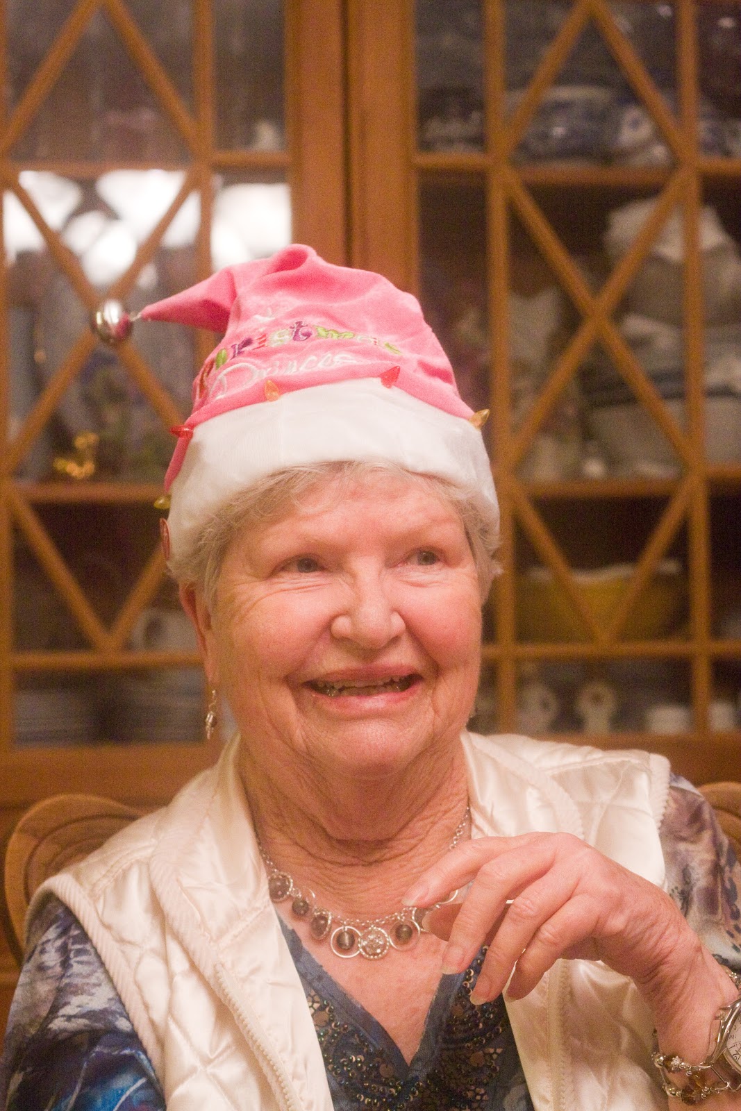 [01%252002%252013_gr%2520grandma%2520chapman%2520cmas%2520hat%255B3%255D.jpg]