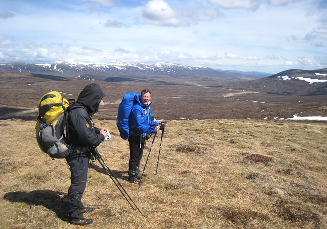 PHIL & ANDY, GLAS-LEATHAD FESHIE, WITH CAIRNGORMS & MEALL TIONAIL