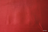 Tkanina ognioodporna typu "tafta". Na zasłony, poduszki, narzuty, dekoracje. Czerwona.