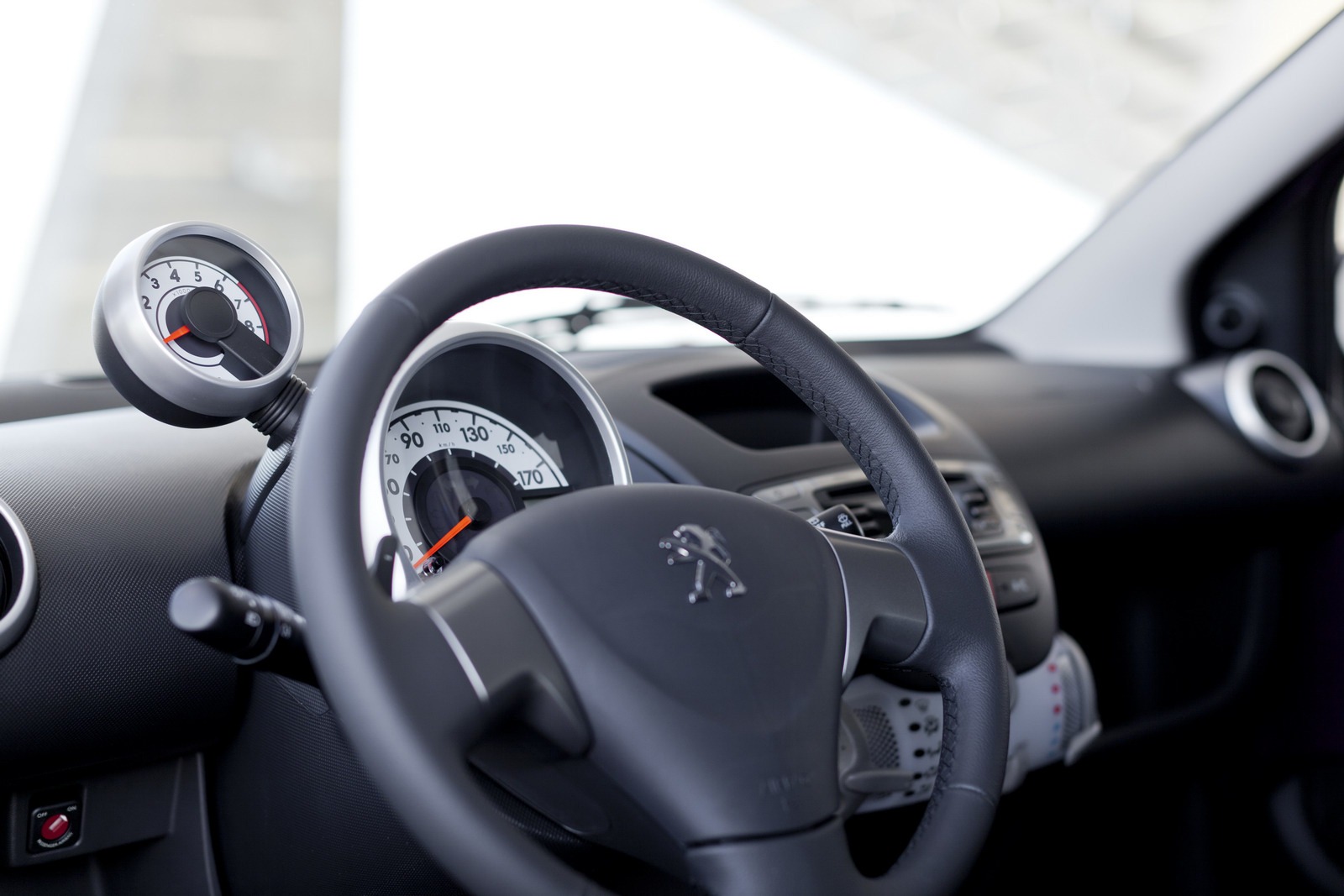 2012-Peugeot-107-10%25255B2%25255D.jpg