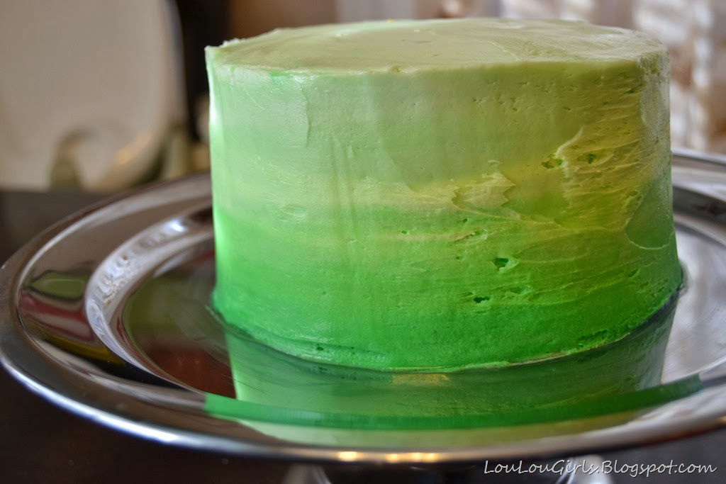 [How-to-frost-an-ombre-cake%2520%25281%2529%255B3%255D.jpg]