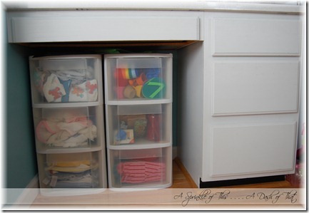 Plastic storage drawers before {A Sprinkle of This . . . . A Dash of That} Plastic storage drawers before {A Sprinkle of This . . . . A Dash of That}