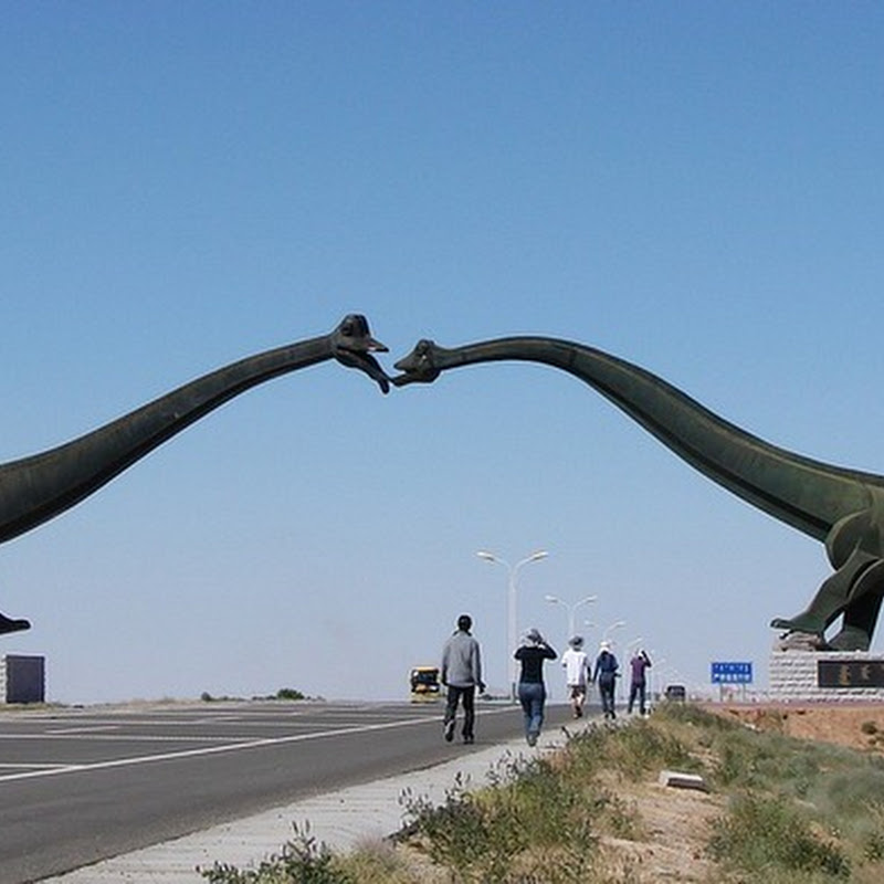 The Kissing Dinosaurs of Erenhot, China Amusing