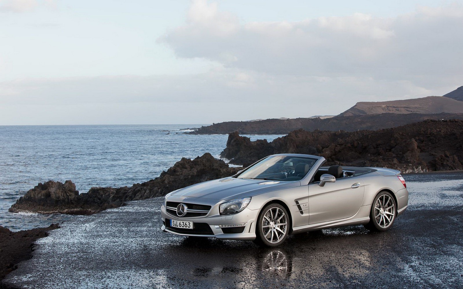 [2013-Mercedes-SL63-AMG-6%255B5%255D.jpg]