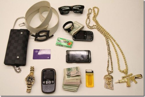 what_men_carry_in_their_pockets_640_32