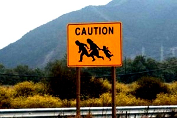 [Caution-%2520Illegal-Immigration%2520Crossing%255B5%255D.jpg]