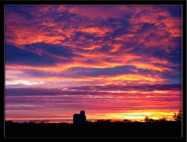 [Saskatchewan_Sunset_by_SheriffMercury99%255B3%255D.jpg]