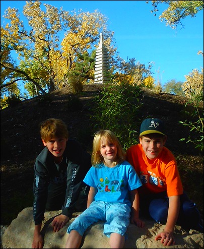 IMAG18kidsstatue