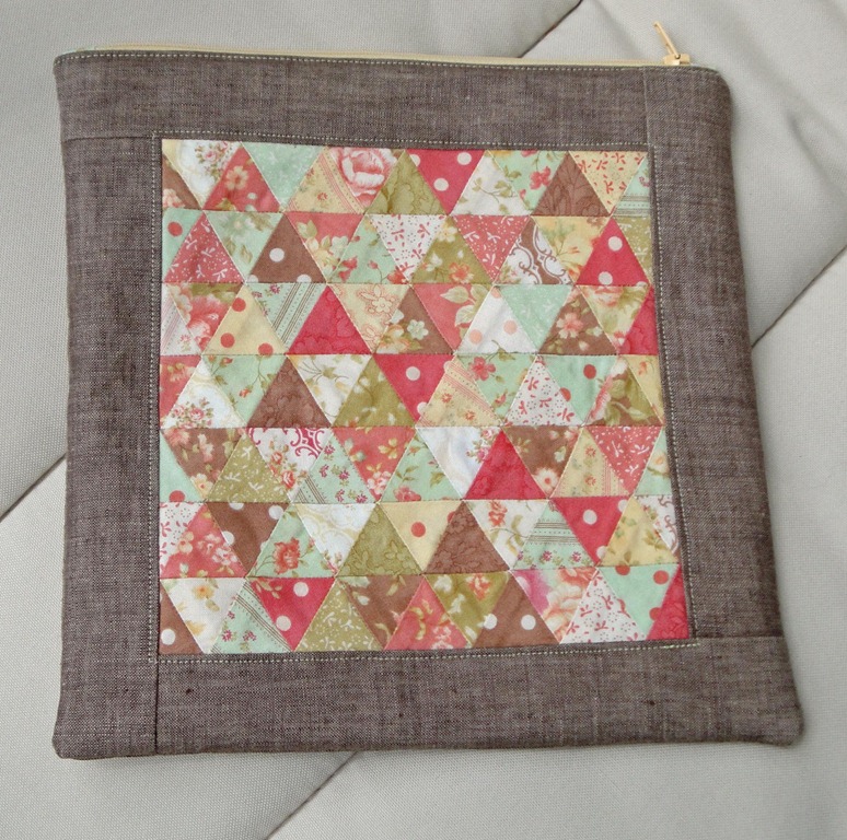 [Pouch%2520Mini%2520Quilt%25202%255B3%255D.jpg]