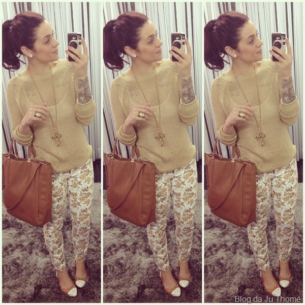 look tricô dourado, calça floral, sapatilhas e colar (2) look tricô dourado, calça floral, sapatilhas e colar (2)