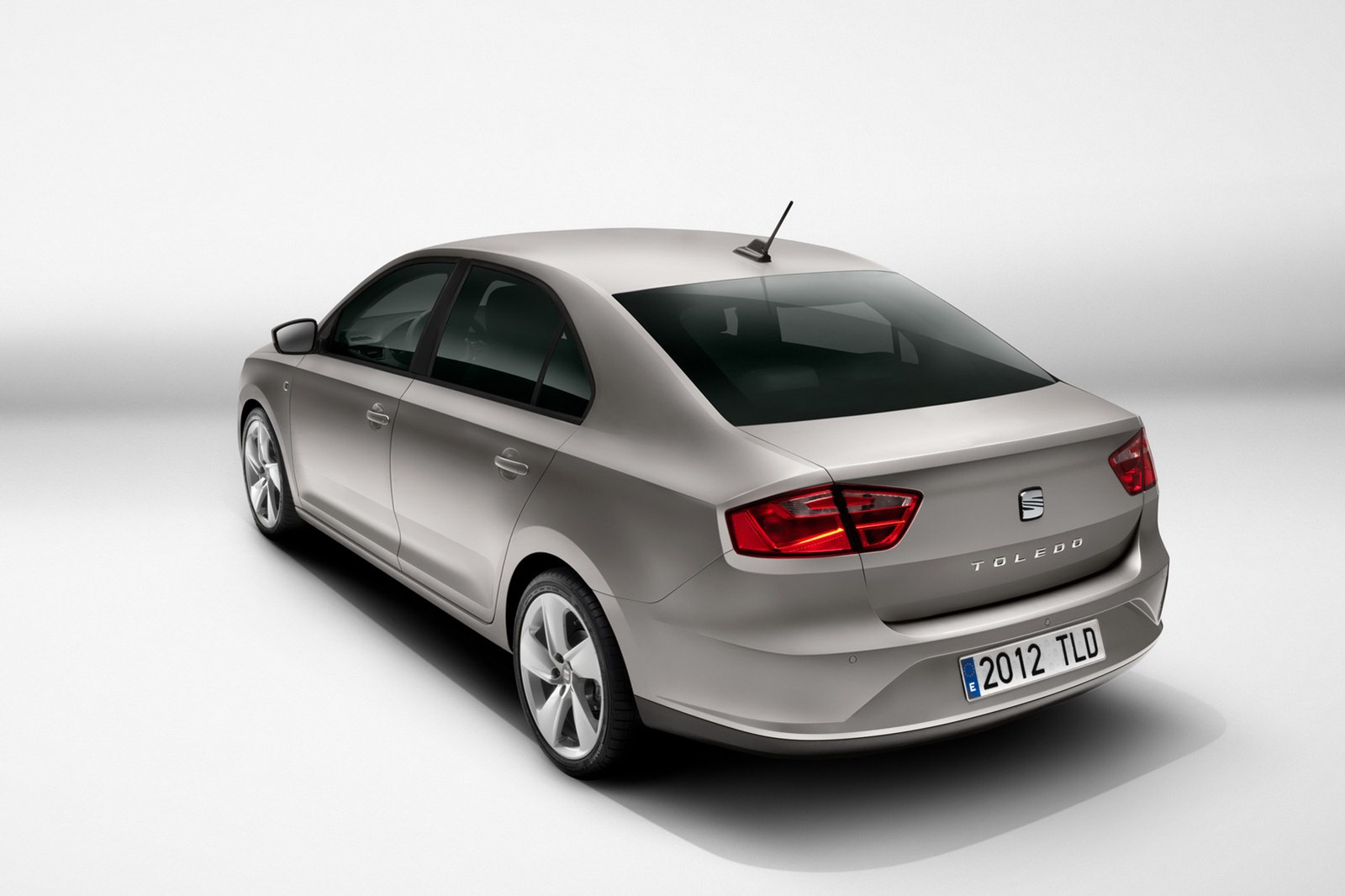 [2013-Seat-Toledo-10%255B2%255D.jpg]
