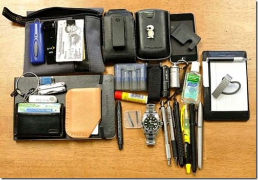 what_men_carry_in_their_pockets_640_43