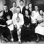 В.П. Грисенко с семьей. Фотография 1939 г.