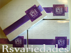 Caixa especial 1 
    : R$ 3,00 unid vazia (min. 20 unids). 
    : R$14,00 unid (min. 14 unids). 
    : Medidas - 16x12x3,5 cm. 
    : Conteúdo - vidrinho com confeti, 2 trufas, balinha personalizada, saquinho contendo 5 amêndoas.
