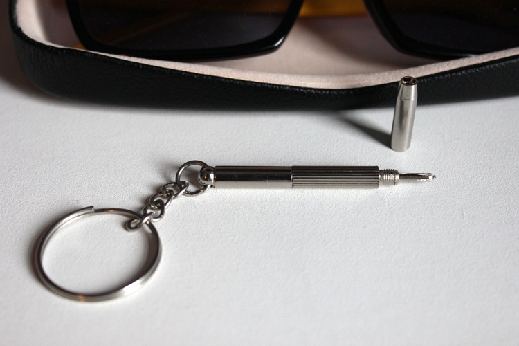 [glasses1%255B5%255D.jpg]