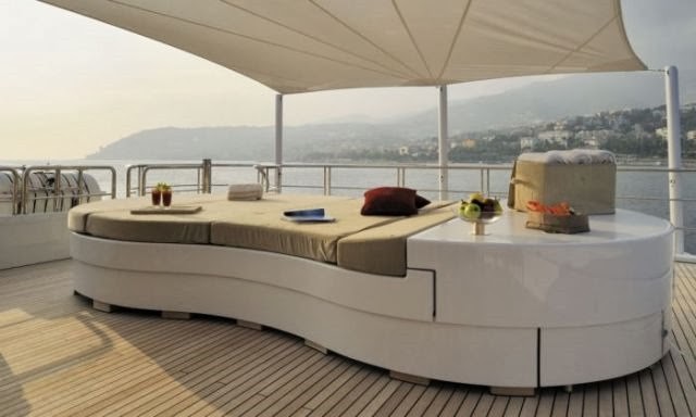 [luxury-yachts-toys-32%255B2%255D.jpg]