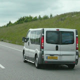 We zijn op weg gegaan met twee 9-persoons-busjes.