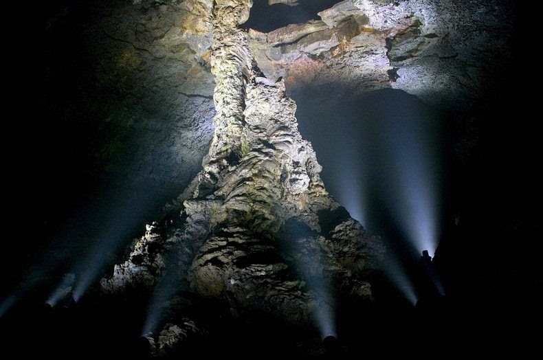 manjanggul-lava-tube-6 manjanggul-lava-tube-6