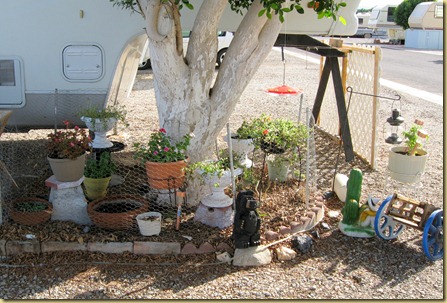 2011-10-29 - AZ, Yuma - Cactus Gardens - Constructing Plant Tables (2)