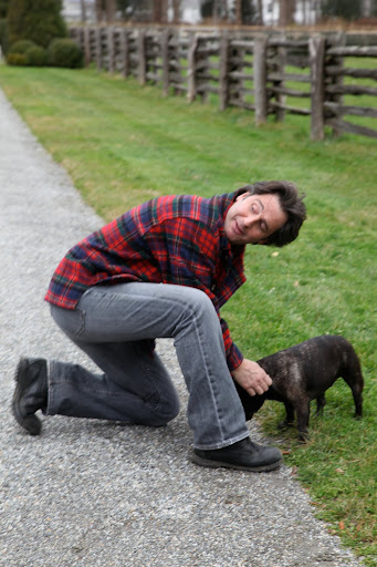 Ahhh - Gary Nardilla!  Now here's one director of photography who really knows how to treat the talent!
