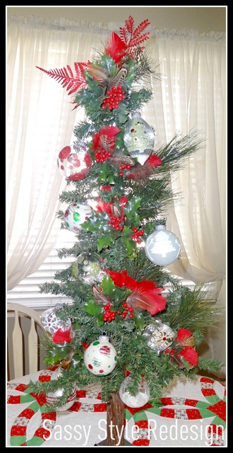 [treewithornaments6.jpg]