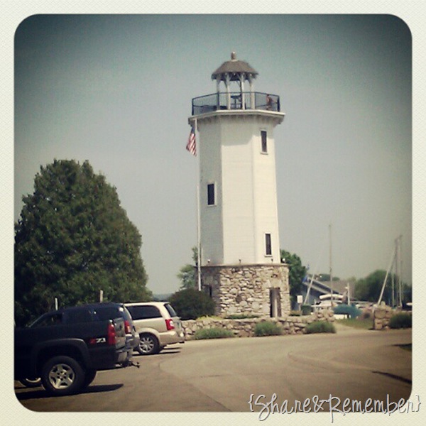[lighthouse%255B1%255D.jpg]