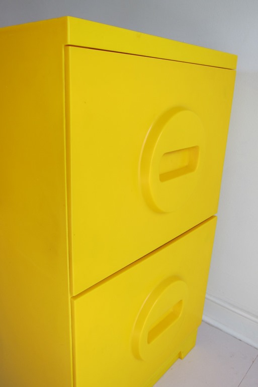 [yellow-filing-cabinet13.jpg]