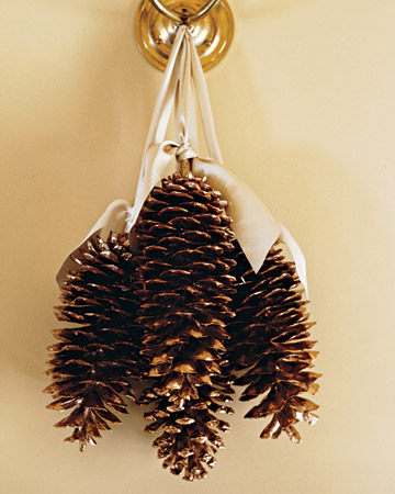 These gold gilded pinecones make for beautiful decorations. (marthastewart.com)