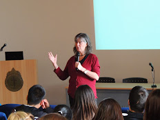 Dra. Katia Gysling abrió ciclo de charlas Mujer y Ciencia 2013