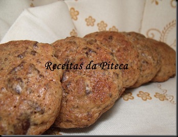 Bolachas com pepitas de chocolate