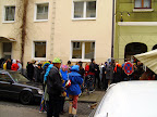 Ufa!! Chegamos à fila do bar! Agora só falta pouco mais de 1 hora pra entrarmos na festa!! - 19/02/09