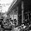 Shanghai - Marché poisson - En attendant près des scooters