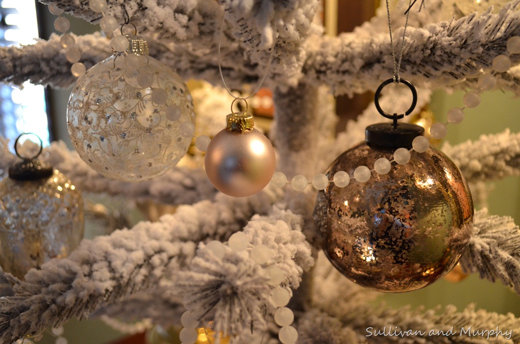 [flocked-tree-23.jpg]