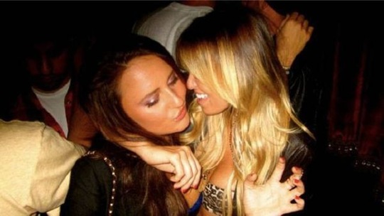 [sexy%2520paulina%2520gretzky%2520twitter%252020%255B2%255D.jpg]
