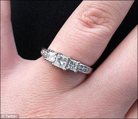 Kailyn Lowry and fiance Javi Marroguin with diamond engagement ring Kailyn Lowry and fiance Javi Marroguin with diamond engagement ring