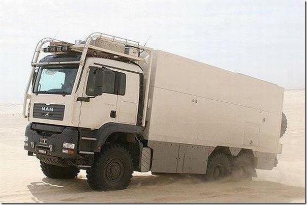 Caminhão perfeito para uma viagem no deserto (1) Caminhão perfeito para uma viagem no deserto (1)