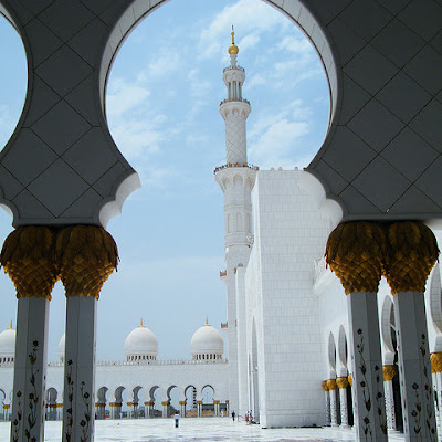 Minaret.Abu Dhabi,UAE<br> © Sigree Ibn Mamak<br>Photo selected by <a href="http://bitofinspiration.com"> bitofinspiration.com</a>. <br>For link to original source visit <a href="http://www.flickr.com/photos/61554238@N00/3858468413" >flickr </a> 3858468413.jpg