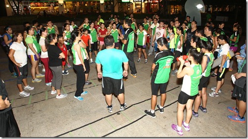 2_The country's biggest running program MILO R2-APEX Running School sets pace for wellness in the Philippines with elite training workouts and sports medicine based running principles.