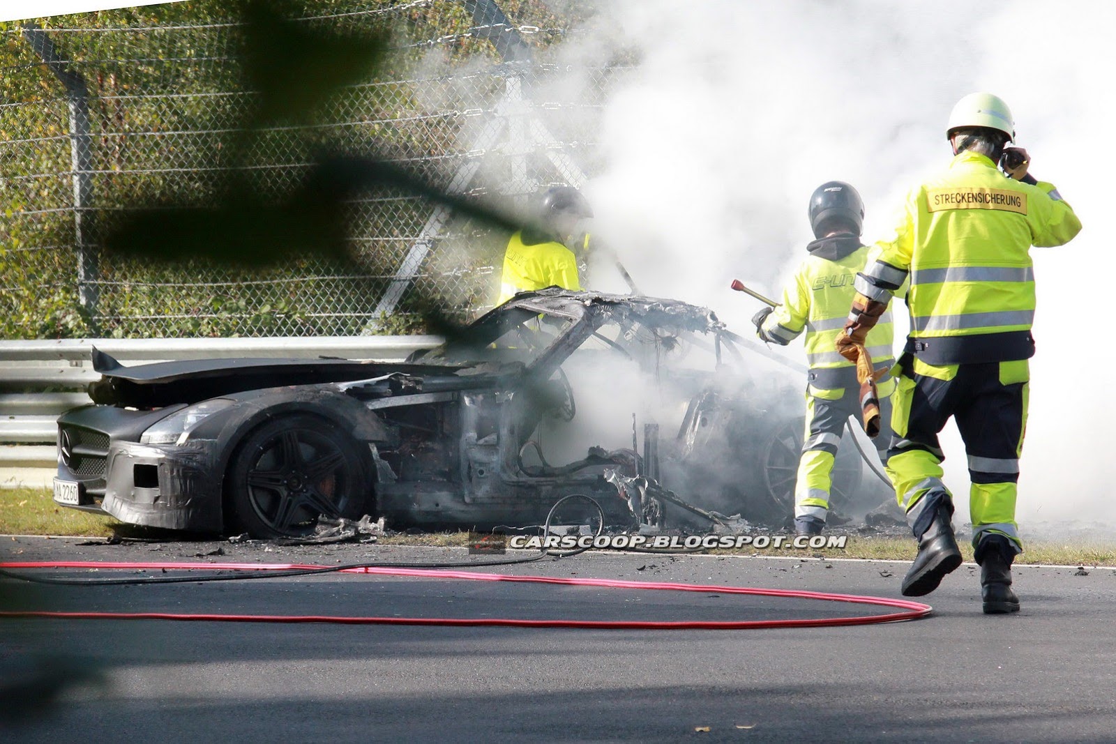 [Mercedes-SLS-AMG-Black-Edition-1%255B3%255D.jpg]